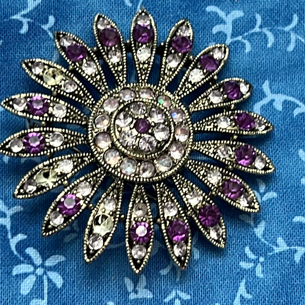Purple rhinestone brooch